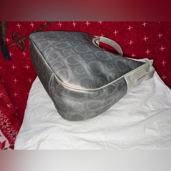 Salvatore Ferragamo Gancini Shoulder or hobo Bag. - Picture 5 of 15